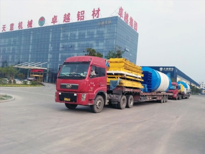 热烈祝贺内蒙古客户轻质墙板生产线成功启运！