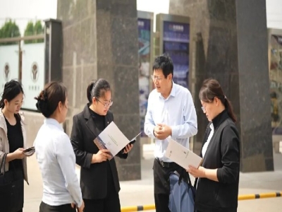 区领导调研绿色建材产业链发展 天意科技光伏清扫机器人成亮点