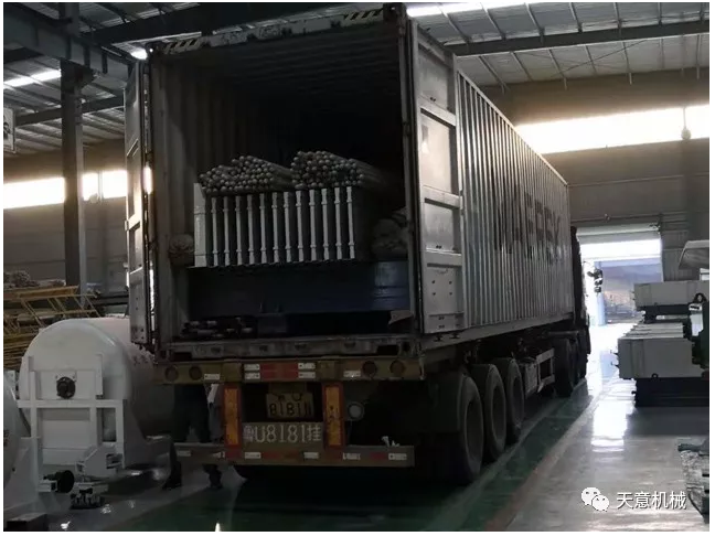 天意机械为柬埔寨客户加工生产年产80万平方轻质墙板生产线成功装车启运！