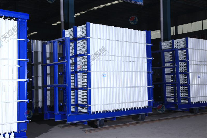 一次成型40块板的复合墙板机，究竟有多好？